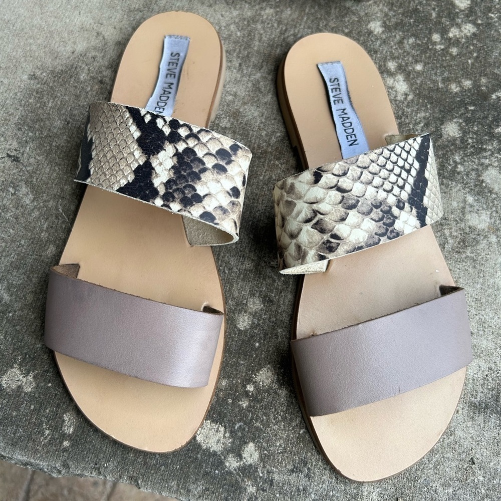 Steve Madden Carena Snake Print Cream‎ Tan Casual Sandals Sz-8. O